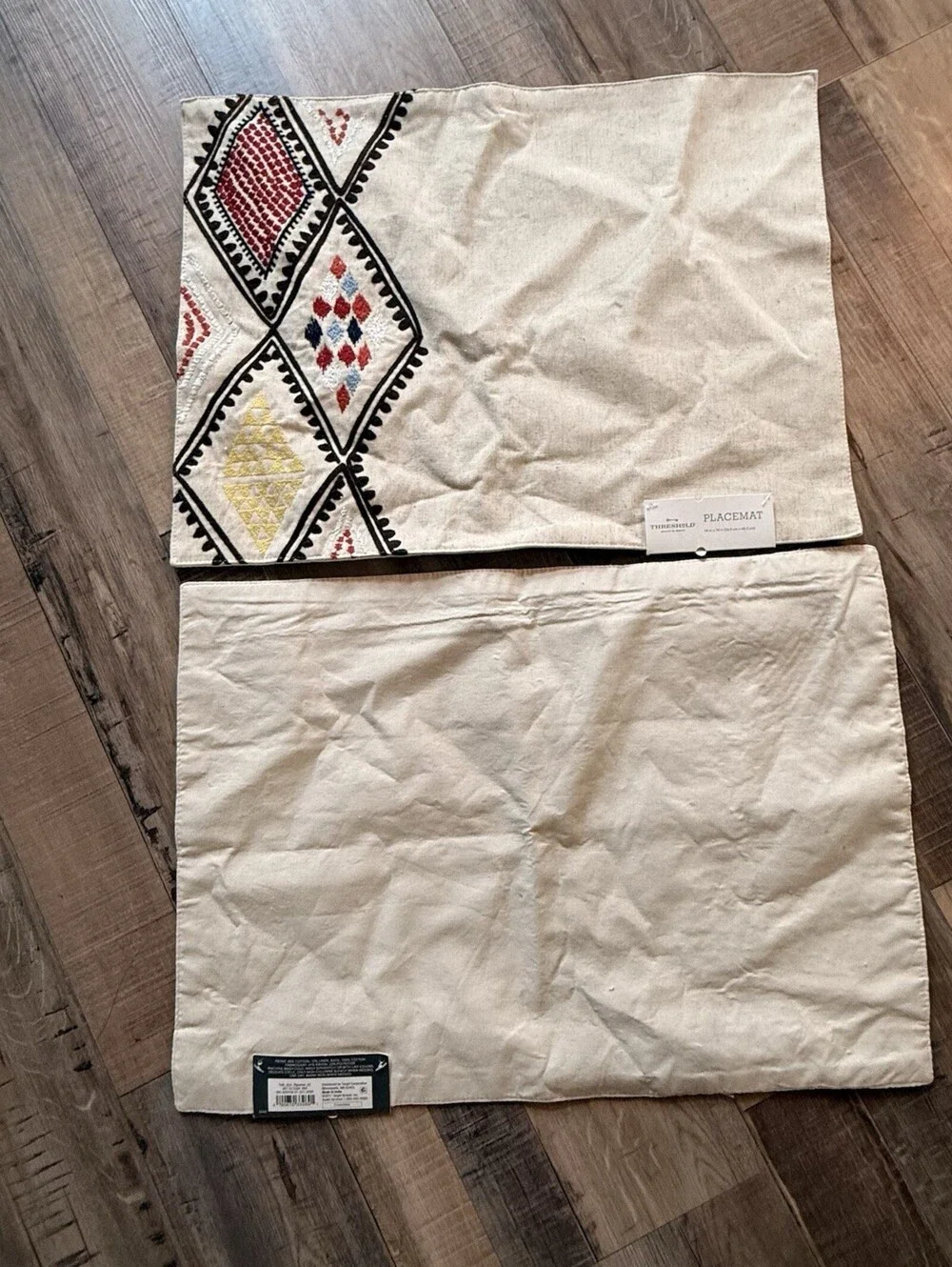 Threshold 2 Placemats Embroidered Beige With Diamond Pattern edge New‎